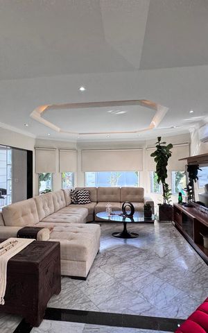 Casa de condomínio para alugar com 387m², 6 quartos e 2 vagas Casa de condomínio para alugar com 387m², 6 quartos e 2 vagasSala