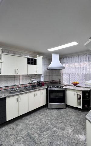 Casa de condomínio para alugar com 387m², 6 quartos e 2 vagas Casa de condomínio para alugar com 387m², 6 quartos e 2 vagasCozinha