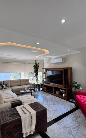 Casa de condomínio para alugar com 387m², 6 quartos e 2 vagas Casa de condomínio para alugar com 387m², 6 quartos e 2 vagasSala
