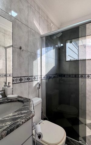 Casa de condomínio para alugar com 387m², 6 quartos e 2 vagas Casa de condomínio para alugar com 387m², 6 quartos e 2 vagasSuíte 2 -Banheiro