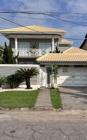 Casa de condomínio para alugar com 387m², 6 quartos e 2 vagas Casa de condomínio para alugar com 387m², 6 quartos e 2 vagasFachada
