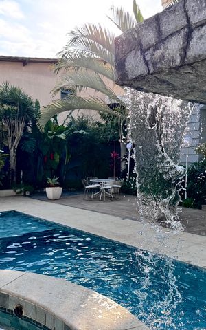 Casa de condomínio para alugar com 387m², 6 quartos e 2 vagas Casa de condomínio para alugar com 387m², 6 quartos e 2 vagasÁrea externa