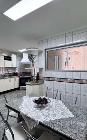 Casa de condomínio para alugar com 387m², 6 quartos e 2 vagas Casa de condomínio para alugar com 387m², 6 quartos e 2 vagasCozinha