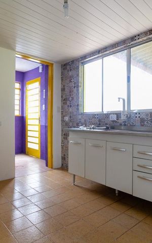 Casa à venda com 310m², 5 quartos e sem vaga Casa à venda com 310m², 5 quartos e sem vagaCozinha Casa 2