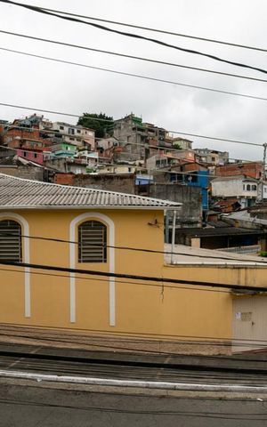 Casa à venda com 310m², 5 quartos e sem vaga Casa à venda com 310m², 5 quartos e sem vagaVista Varanda Casa 3