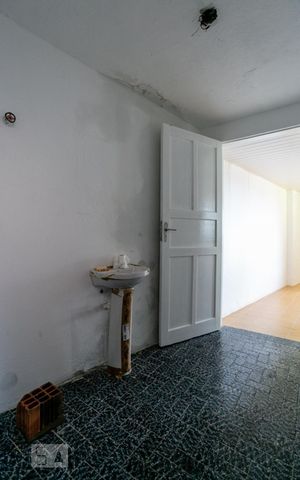 Casa à venda com 310m², 5 quartos e sem vaga Casa à venda com 310m², 5 quartos e sem vagaBanheiro Casa 2