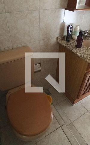 Apartamento à venda com 63m², 2 quartos e 1 vaga Apartamento à venda com 63m², 2 quartos e 1 vagaBanheiro Social