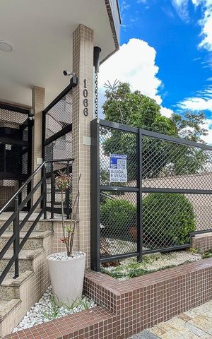 Apartamento à venda com 190m², 4 quartos e 4 vagasFachada + plaquinha