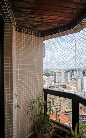 Apartamento à venda com 190m², 4 quartos e 4 vagasVaranda da suíte 2