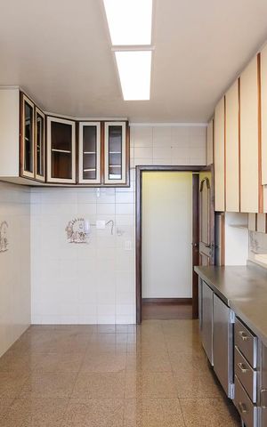 Apartamento à venda com 190m², 4 quartos e 4 vagasCozinha