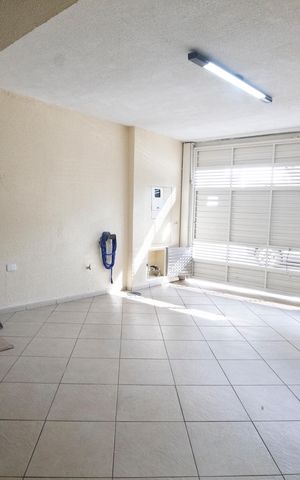 Casa à venda com 300m², 5 quartos e 3 vagas Casa à venda com 300m², 5 quartos e 3 vagasGaragem