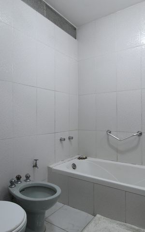 Apartamento à venda com 190m², 3 quartos e 1 vagaBanheiro da Suíte