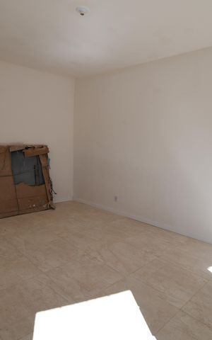 Casa para alugar com 80m², 2 quartos e 2 vagasSala