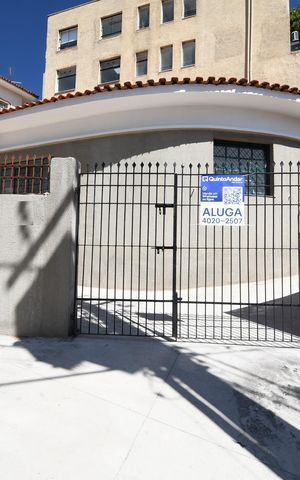 Casa para alugar com 80m², 2 quartos e 2 vagasFachada