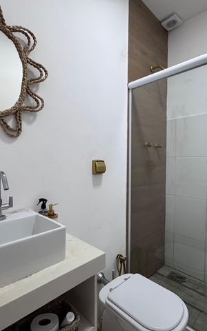 Casa de condomínio à venda com 60m², 2 quartos e 2 vagas Casa de condomínio à venda com 60m², 2 quartos e 2 vagasBanheiro Social
