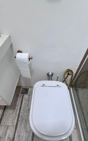 Casa de condomínio à venda com 60m², 2 quartos e 2 vagas Casa de condomínio à venda com 60m², 2 quartos e 2 vagasBanheiro Social