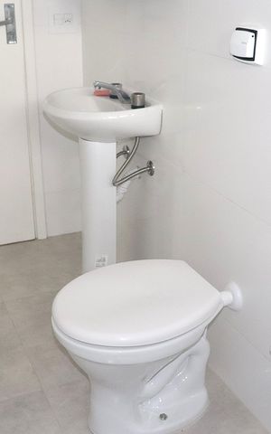 Apartamento para alugar com 62m², 2 quartos e sem vagaBanheiro
