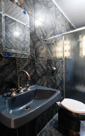 Casa para alugar com 230m², 4 quartos e 2 vagasBanheiro social 3