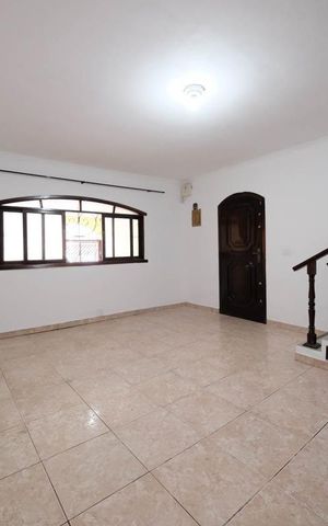 Casa para alugar com 230m², 4 quartos e 2 vagasSala