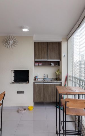 Apartamento à venda com 95m², 3 quartos e 2 vagas Apartamento à venda com 95m², 3 quartos e 2 vagasVaranda