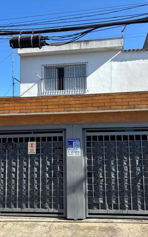 Casa à venda com 179m², 3 quartos e 2 vagasFachada