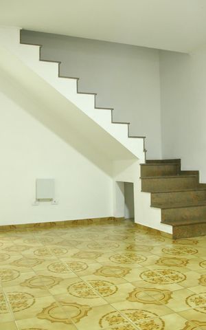 Casa à venda com 179m², 3 quartos e 2 vagasSala