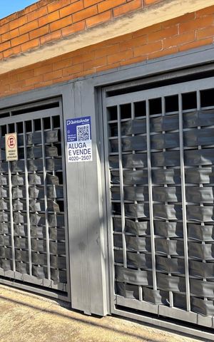 Casa à venda com 179m², 3 quartos e 2 vagasFachada