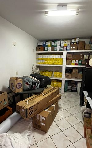 Casa para alugar com 216m², 4 quartos e 2 vagas Casa para alugar com 216m², 4 quartos e 2 vagasEdícula