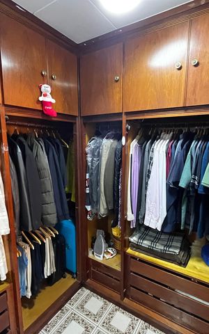 Casa para alugar com 216m², 4 quartos e 2 vagas Casa para alugar com 216m², 4 quartos e 2 vagasCloset da suíte 2