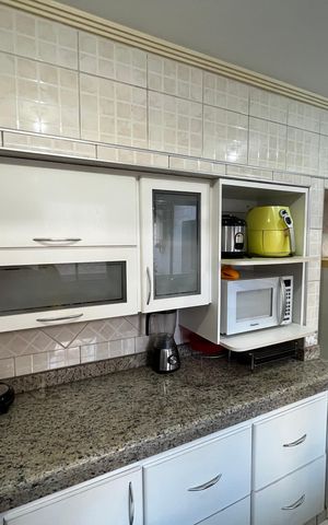 Casa para alugar com 216m², 4 quartos e 2 vagas Casa para alugar com 216m², 4 quartos e 2 vagasCozinha