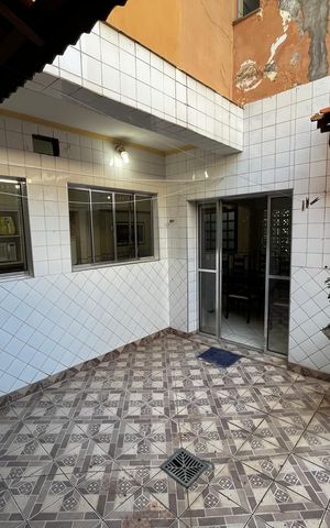Casa para alugar com 216m², 4 quartos e 2 vagas Casa para alugar com 216m², 4 quartos e 2 vagasQuintal