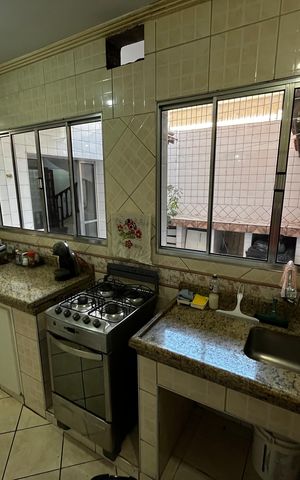 Casa para alugar com 216m², 4 quartos e 2 vagas Casa para alugar com 216m², 4 quartos e 2 vagasCozinha