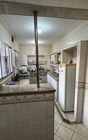 Casa para alugar com 216m², 4 quartos e 2 vagas Casa para alugar com 216m², 4 quartos e 2 vagasCozinha