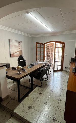 Casa para alugar com 216m², 4 quartos e 2 vagas Casa para alugar com 216m², 4 quartos e 2 vagasSala 2