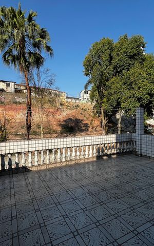 Casa para alugar com 216m², 4 quartos e 2 vagas Casa para alugar com 216m², 4 quartos e 2 vagasVaranda