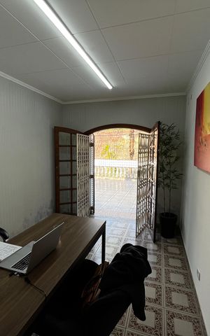 Casa para alugar com 216m², 4 quartos e 2 vagas Casa para alugar com 216m², 4 quartos e 2 vagasQuarto 1