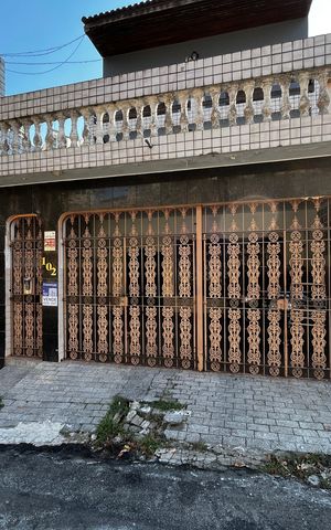 Casa para alugar com 216m², 4 quartos e 2 vagas Casa para alugar com 216m², 4 quartos e 2 vagasFachada