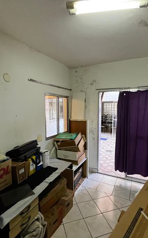 Casa para alugar com 216m², 4 quartos e 2 vagas Casa para alugar com 216m², 4 quartos e 2 vagasEdícula