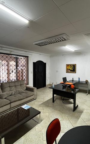 Casa para alugar com 216m², 4 quartos e 2 vagas Casa para alugar com 216m², 4 quartos e 2 vagasSala
