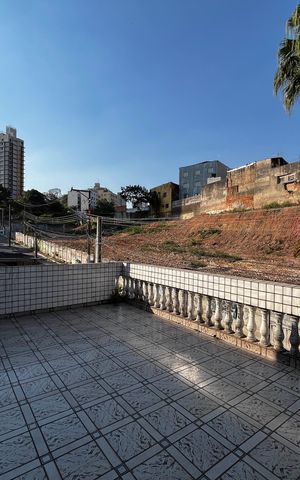 Casa para alugar com 216m², 4 quartos e 2 vagas Casa para alugar com 216m², 4 quartos e 2 vagasVaranda
