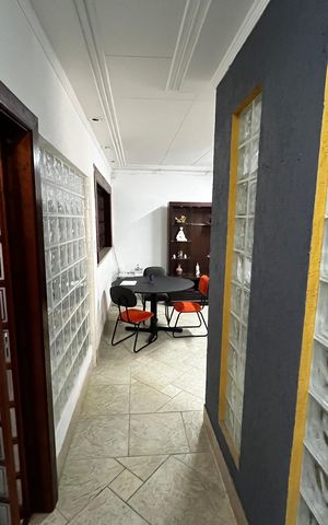 Casa para alugar com 216m², 4 quartos e 2 vagas Casa para alugar com 216m², 4 quartos e 2 vagasCorredor