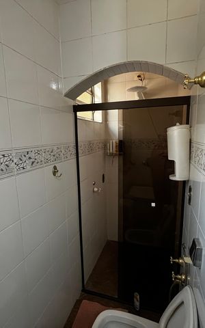 Casa para alugar com 216m², 4 quartos e 2 vagas Casa para alugar com 216m², 4 quartos e 2 vagasBanheiro da Suíte 2