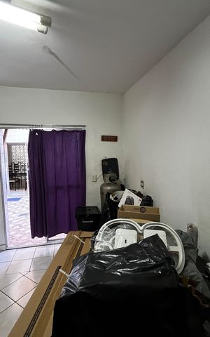 Casa para alugar com 216m², 4 quartos e 2 vagas Casa para alugar com 216m², 4 quartos e 2 vagasEdícula