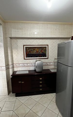 Casa para alugar com 216m², 4 quartos e 2 vagas Casa para alugar com 216m², 4 quartos e 2 vagasCozinha