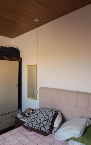 Casa à venda com 200m², 4 quartos e 5 vagasSuite