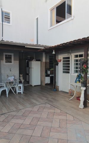 Casa à venda com 200m², 4 quartos e 5 vagasÁrea de Serviço