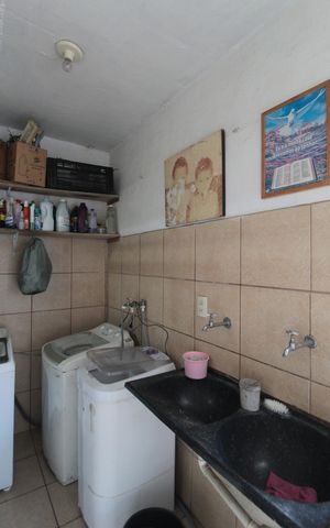 Casa à venda com 200m², 4 quartos e 5 vagasÁrea de Serviço