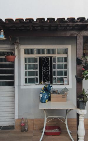 Casa à venda com 200m², 4 quartos e 5 vagasÁrea de Serviço