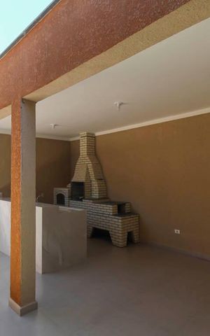 Casa à venda com 200m², 3 quartos e 4 vagas Casa à venda com 200m², 3 quartos e 4 vagasChurrasqueira
