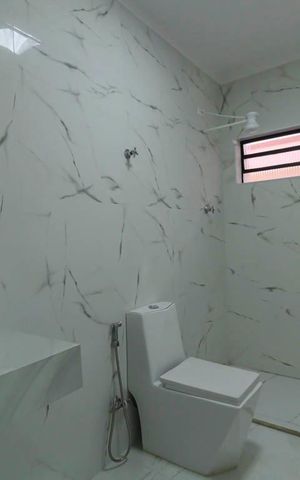 Casa à venda com 200m², 3 quartos e 4 vagas Casa à venda com 200m², 3 quartos e 4 vagasBanheiro
